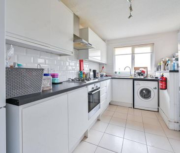 4 bedroom semi-detached house to rent - Photo 1