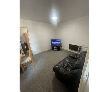 1 bed Ground Floor Flat/Apartment, - Photo 2