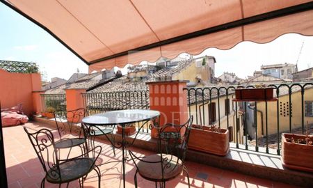 Piazza Navona-ATTIC: Modern, fully renovated 1 Bedroom with large panoramic terrace. Air conditioning, parquet floors, full kitchen, bath. Bright, silent, situated in period building with elevator and doorman. #2212 - Photo 2