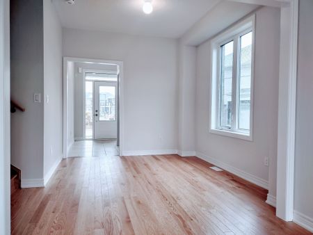 For Lease - 4 Sam Battaglia Crescent, Georgina, Ontario - Photo 4