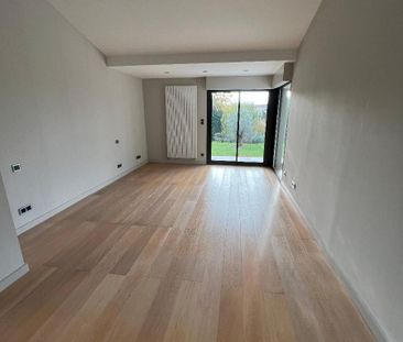 Location Maison 7 pièces 203m² DECINES CHARPIEU 69150 - Photo 2