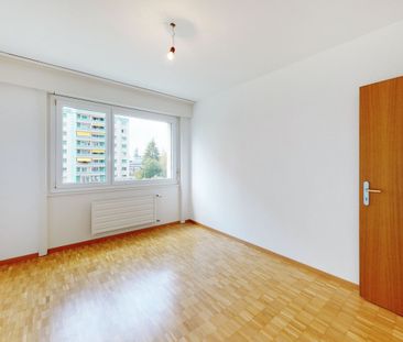 Dans un quartier calme et verdoyant - Photo 3