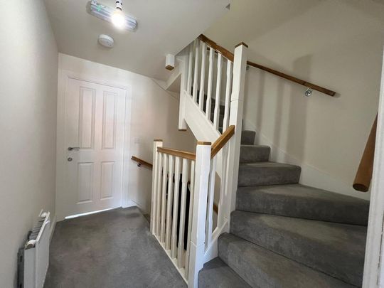 4 bedroom semi-detached house to rent - Photo 1