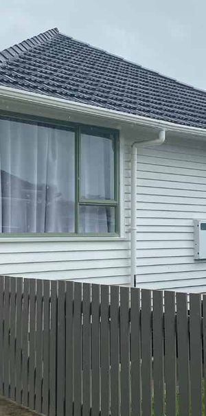 Fully Fenced 2-Bedroom Home - Photo 1