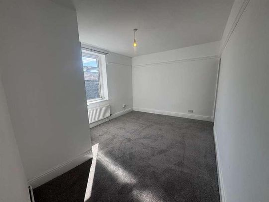 South Street, Denholme, Bradford, BD13 - Photo 1