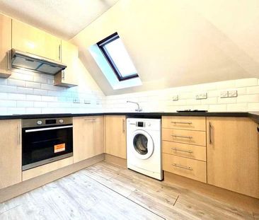 Mansell Court, Shinfield Road, Reading, Berkshire, RG2 - Photo 5