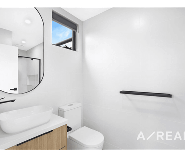 Modern Living in the Heart of Heidelberg West - Photo 5