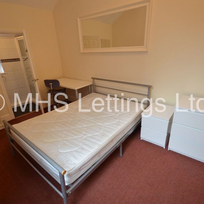 8 Bedroom Mid Terraced House for rent in Hanover Square - Photo 1