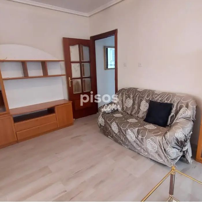 Piso en alquiler en Calle de Juan de Juni - Photo 1