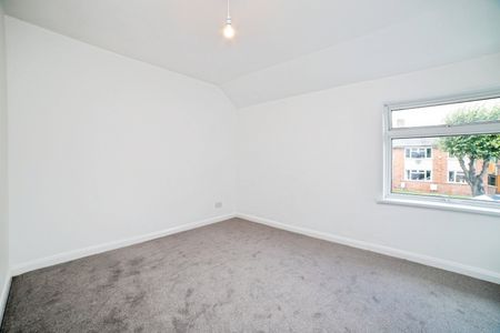 Shaftesbury Avenue - Photo 5