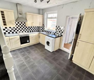 2 bedroom terraced house to rent - Photo 4