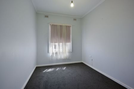 To register & apply for this property, please use this link: https://snug. com/ - Photo 5