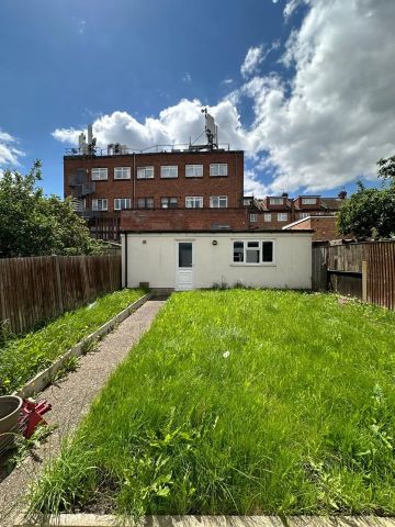 Room in a Shared House, Chartley Avenue, NW2 - Photo 3