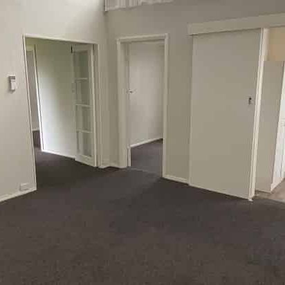 LOCATION IS EXCELLENT !! - Photo 1