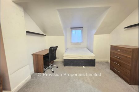 8 Bedroom Houses in Woodhouse - Photo 3