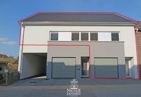 Centraal gelegen en mooi afgewerkte bovenwoning met garage en dakterras - Photo 3