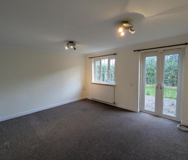 3 bedroom end of terrace house to rent - Photo 1