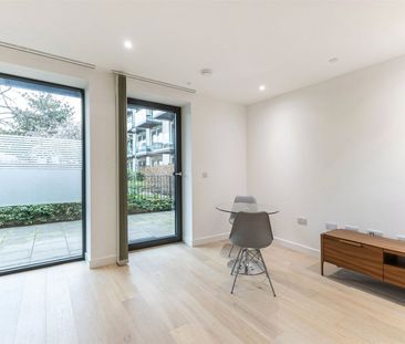 Rendal Way, London, E16 ground floor flat to rent - Photo 6