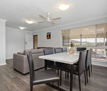 Modern Family home - Photo 6