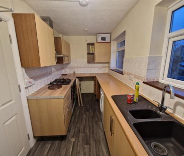 2 bedroom maisonette to rent - Photo 4