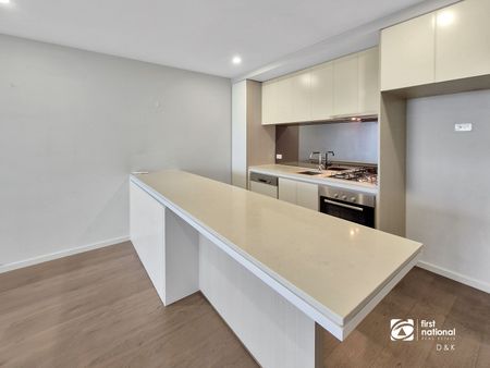 Spacious 3 Bedroom Apartment with City & River Views - Photo 5