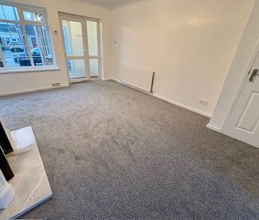 Mollington Crescent, Solihull, Shirley - Photo 1