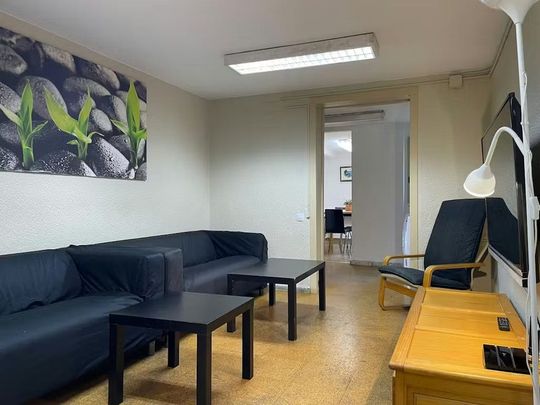 Carrer de Mallorca, Barcelona, Catalonia - Photo 1