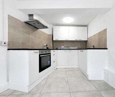 Castle Road, Chatham. ME4 - Photo 3