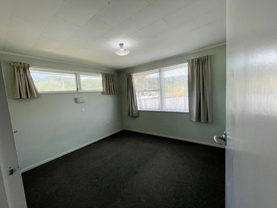 COSY UNIT IN PARKWAY - Photo 1