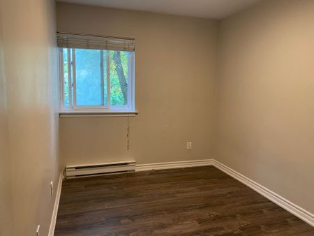 For Lease - 3050 Constitution Boulevard Unit# 11, Mississauga, Ontario - Photo 2