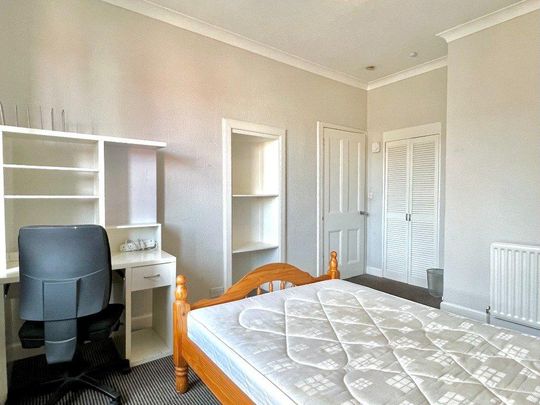 2 bedroom property to rent - Photo 1