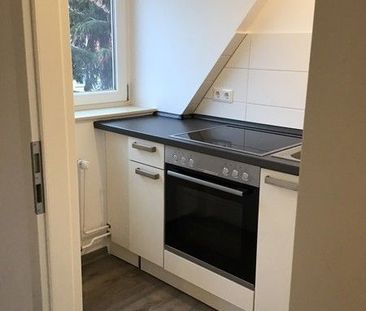 Endlich Zuhause: praktische 2,5-Zimmer-Dachgeschoss-Wohnung, sofort... - Foto 1