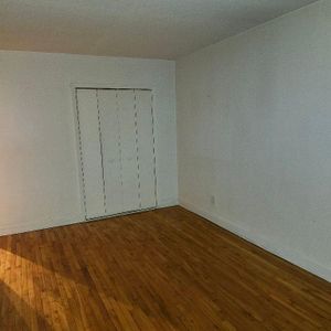 nice apartment 4.5 for rent in montreal - Photo 2