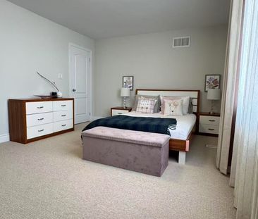 For Lease - 936 Goring Circle, Newmarket, Ontario - Photo 3