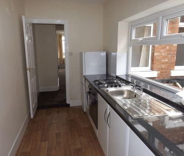2 bedroom ground floor flat to rent - Photo 6