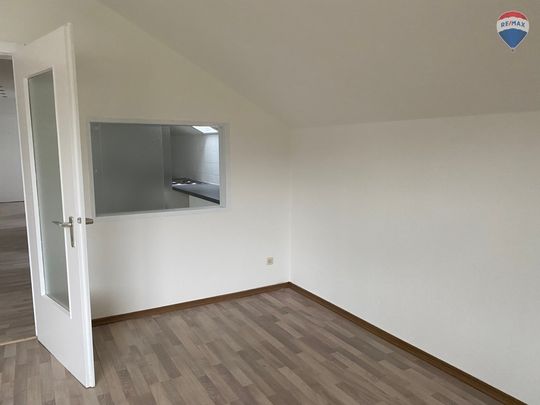 3-ZIMMER-DACHGESCHOSS-WOHNUNGEN IM 2-OBERGESCHOSS LINKS ZUR MIETE! - Photo 1