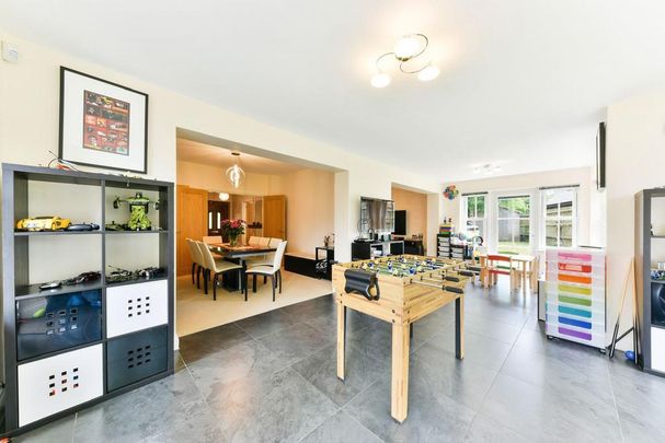 6 bedroom detached house to rent - Photo 1