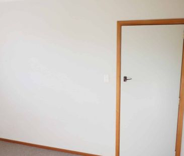 Comfortable Two Bedroom Home - Photo 4