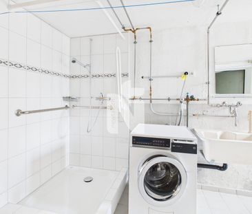 Charming, renoviertes Reihenmittelhaus with garden, garage and view - Photo 4