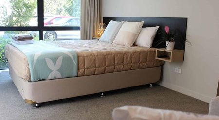 Studio Apartment - Includes Utilities - Photo 2