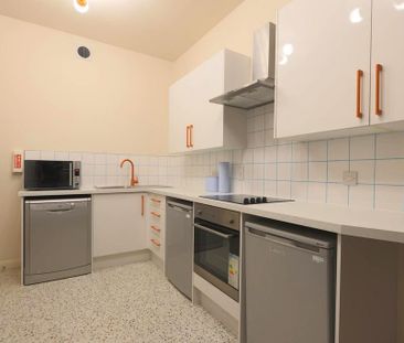 1 bedroom in a house share to rent - Photo 6