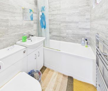 3 bedroom end of terrace house to rent - Photo 6