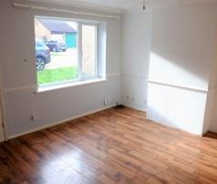 3 Bedroom Semi-Detached House For Rent - Photo 1