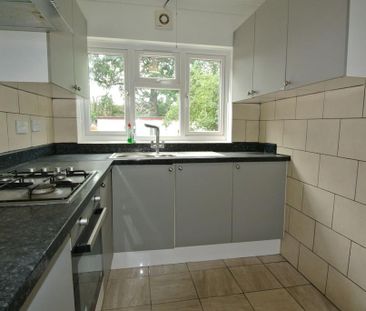 4 bedroom terraced house to rent - Photo 5