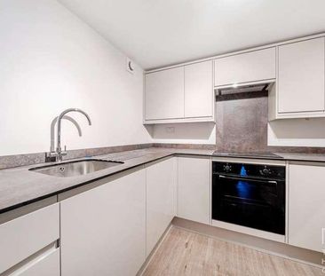 Grosvenor Road, Aldershot, GU11 - Photo 5