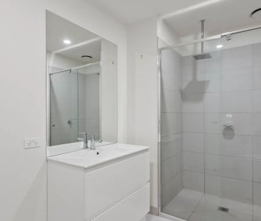 Ground Floor Apartment! - Photo 4