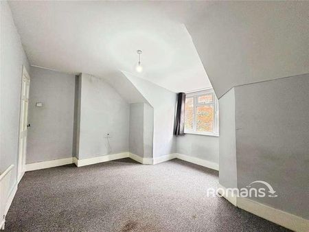 York Road, Aldershot, Hampshire, GU11 - Photo 3