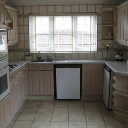 4 bedroom detached house to rent - Photo 3