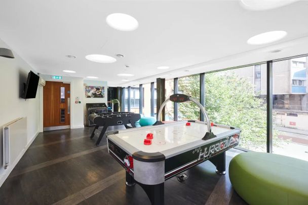 Platinum Studio - Photo 1