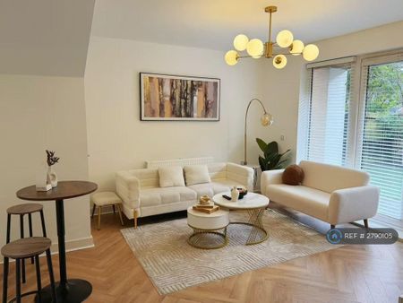 4 bedroom semi-detached house to rent - Photo 4